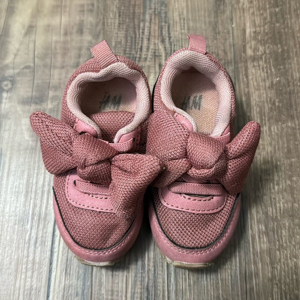 H&M Bow Sneakers
